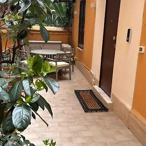 https://cola-di-rienzo-243-relais.it-romehotels.com